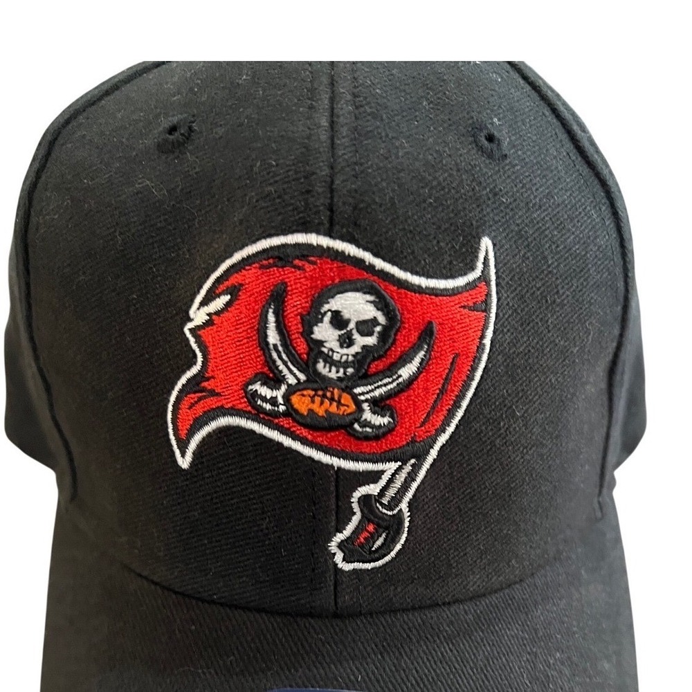 NEW Reebok Tampa Bay Buccaneers NFL Hat Black Select Series M/L Stretch Fit Cap